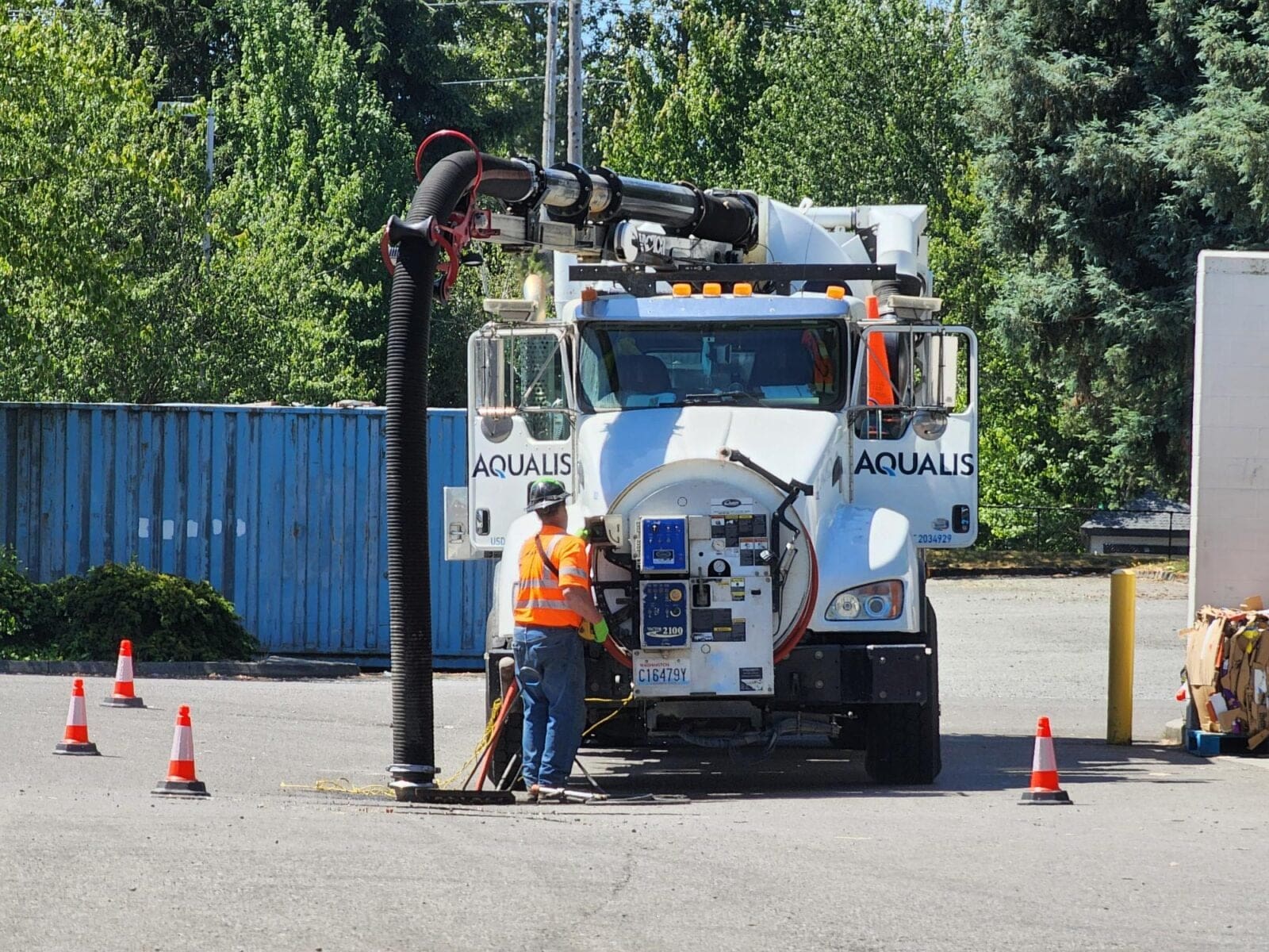 AQUALIS wastewater vactor truck